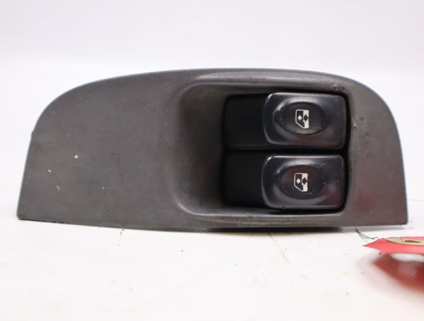 Commande lève-glace porte avant gauche Renault MEGANE I (BA0-1_) 1.9 d eco (ba0a, ba0u, ba0r) (1996-2003)