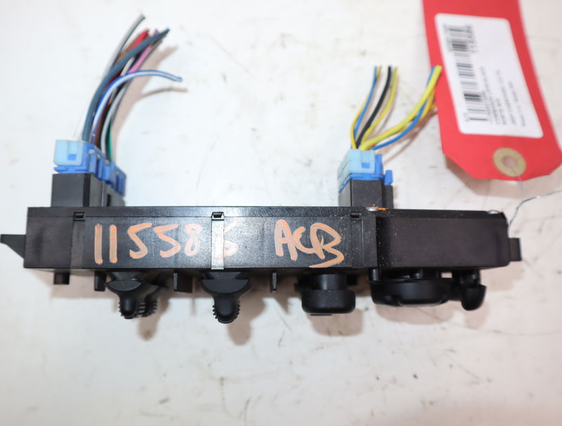 Commande lève-glace porte avant gauche Jeep CHEROKEE (XJ) 2.5 tdi 4x4 (1996-2001)