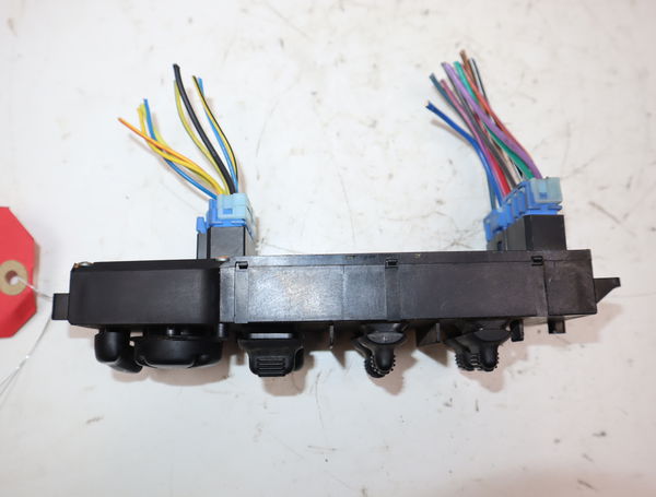Commande lève-glace porte avant gauche Jeep CHEROKEE (XJ) 2.5 tdi 4x4 (1996-2001)