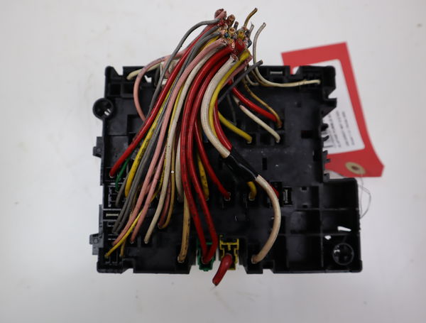 Platine fusible av Peugeot 607 (9D, 9U) 2.2 hdi (2000-2006)