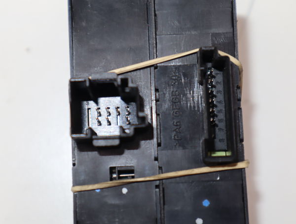 Commande lève-glace porte avant gauche Bmw 3 (E46) 320 d (1998-2001)