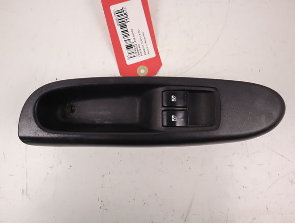Commande lève-glace porte avant gauche Renault CLIO II (BB_, CB_) 1.5 dci (b-cb07) (2001-2009) 3 portes