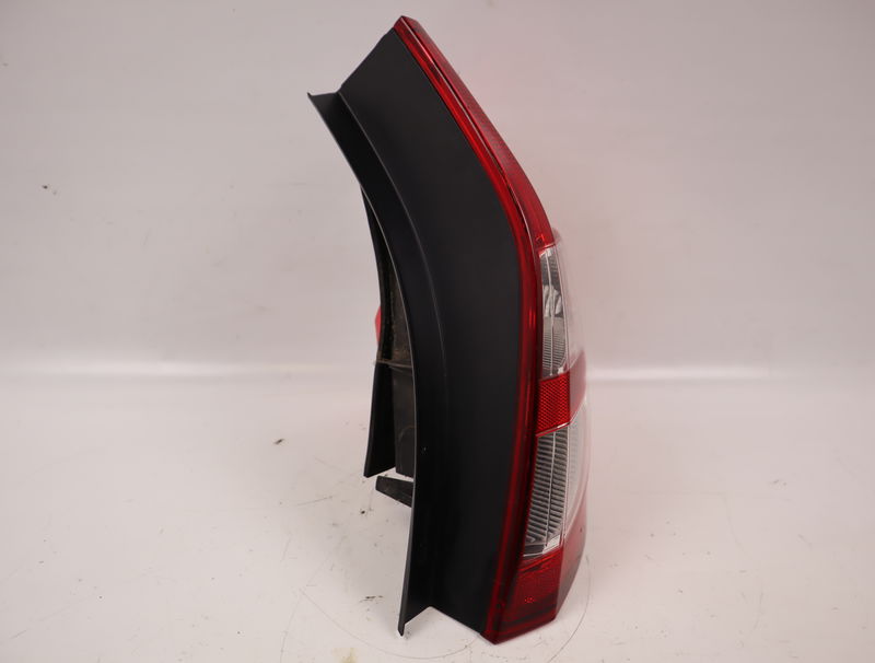 Feu arrière droit Dacia SANDERO 1.5 dci (2010) 5 portes