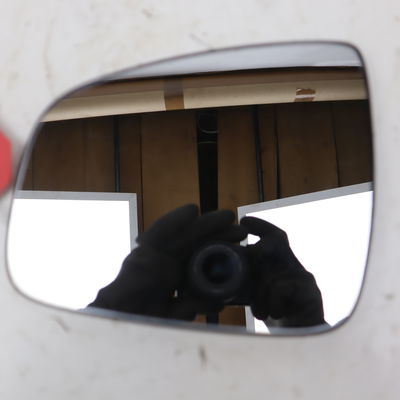 Glace  retroviseur exterieur gauche Dacia SANDERO 1.5 dci (2010)