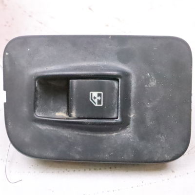 Commande lève-glace porte avant droite Peugeot BIPPER TEPEE 1.4 hdi (2008)