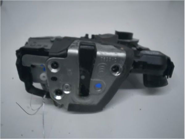 Serrure porte avd Toyota COROLLA Verso (ZER_, ZZE12_, R1_) 1.8 (znr11_) (2004-2009)
