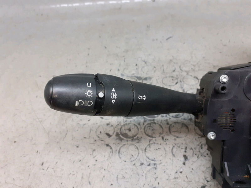 Bloc commodos Peugeot 1007 (KM_) 1.4 (2005)
