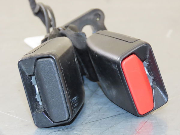 Ancrage ceinture arrière gauche Renault CLIO IV (BH_) 0.9 tce 90 (2012) 5 portes