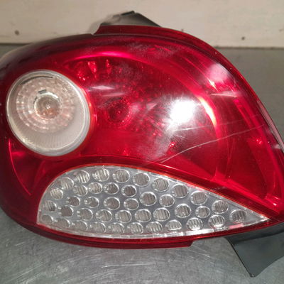 Feu arrière gauche Peugeot 206 (2L_, 2M_) 1.4 i (2010-2013)