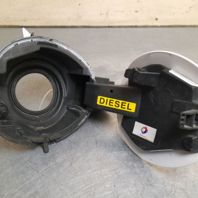 Volet de trappe carburant Peugeot 308 SW II (LC_, LJ_, LR_, LX_, L4_) 1.6 bluehdi 120 (2014-2021)