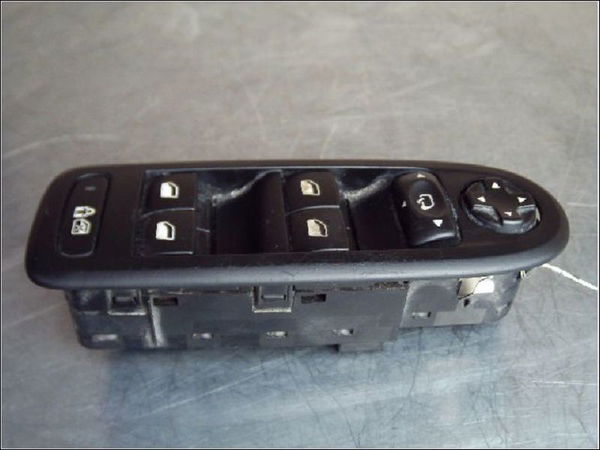 Commande lève-glace porte avant gauche Citroën C5 III (RD_) 1.6 hdi 115 (2012)