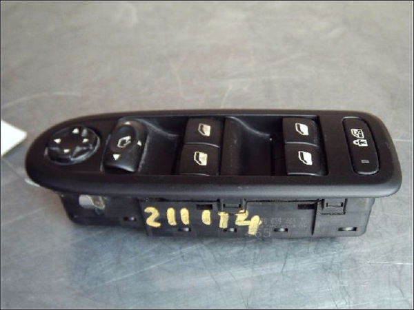 Commande lève-glace porte avant gauche Citroën C5 III (RD_) 1.6 hdi 115 (2012)
