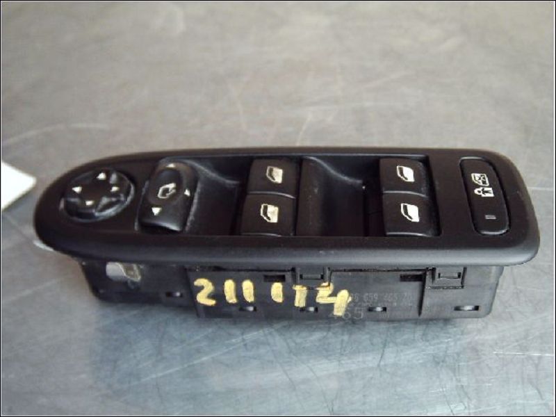 Commande lève-glace porte avant gauche Citroën C5 III (RD_) 1.6 hdi 115 (2012)