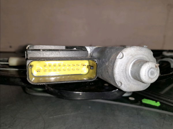 Mécanismemoteur lève glace aile ard Volkswagen GOLF VI Décapotable (517) 1.6 tdi (2011-2016)