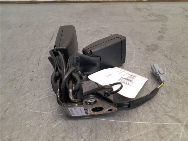 Ancrage ceinture arrière gauche Renault CLIO IV (BH_) 1.5 dci 90 (2012) 5 portes