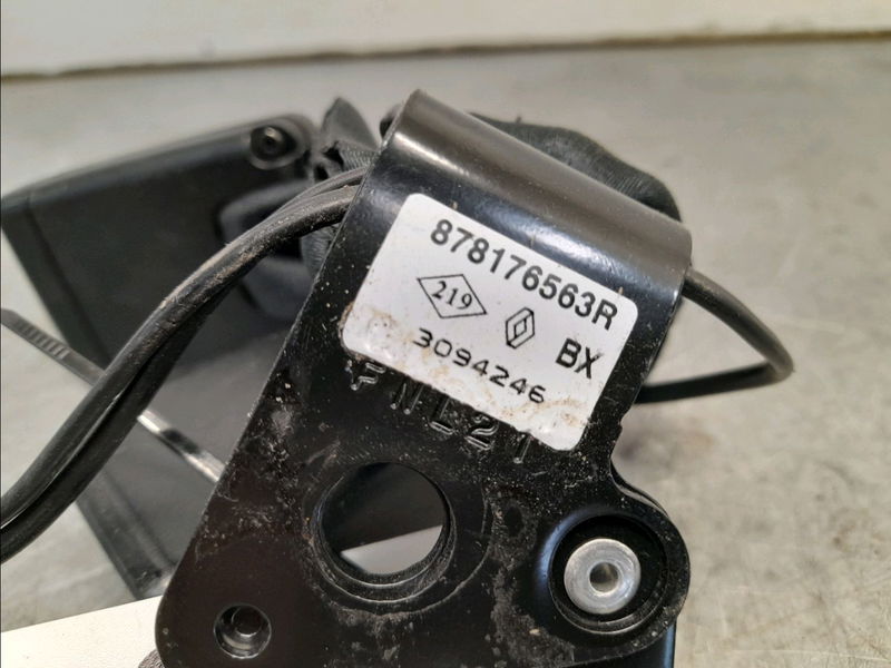 Ancrage ceinture arrière gauche Renault CLIO IV (BH_) 1.5 dci 90 (2012) 5 portes