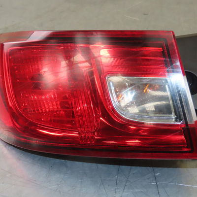 Feu arrière gauche Renault CLIO IV (BH_) 1.5 dci 90 (2012) 5 portes