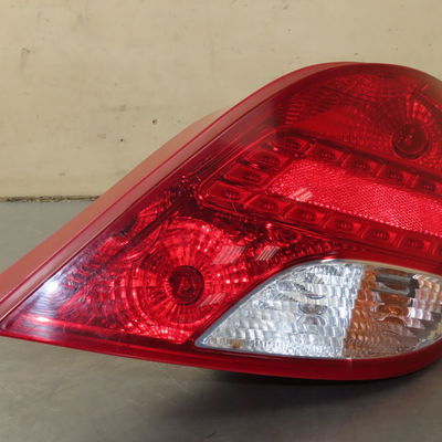 Feu arrière droit Peugeot 207-207 (WA_, WC_) 1.4 16v (2006-2013) 3 portes