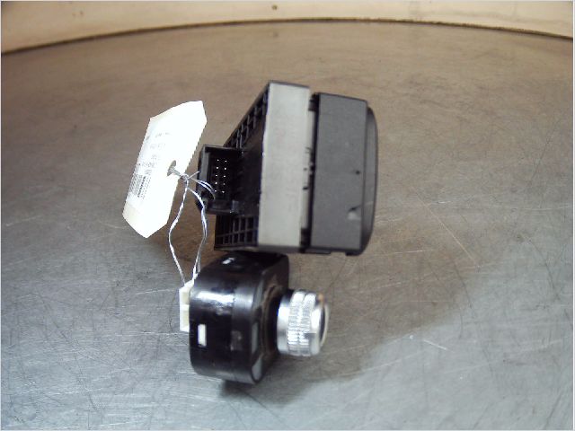 Commande lève-glace porte avant gauche Audi Q5 (8RB) Sq5 tdi quattro (2012-2015)