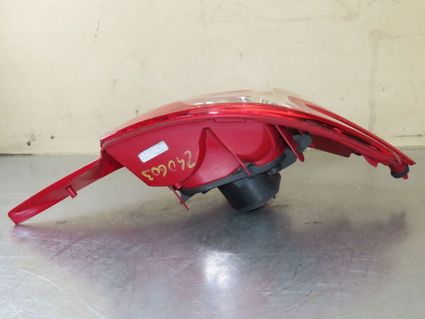 Feu arrière droit Peugeot 208 I (CA_, CC_) 1.6 (2012)