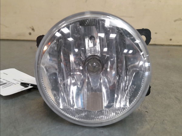 Phare antibrouillard avant droit PEUGEOT 208 II