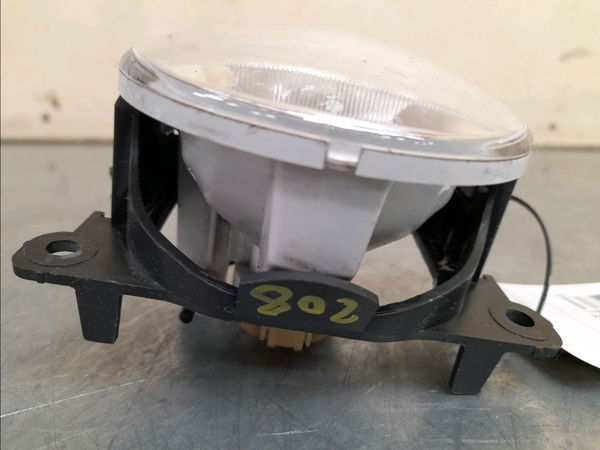 Phare antibrouillard avant droit PEUGEOT 208 II