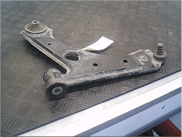 Triangle inf avg Opel CORSA D (S07) 1.0 (l08, l68) (2009-2014) 3 portes