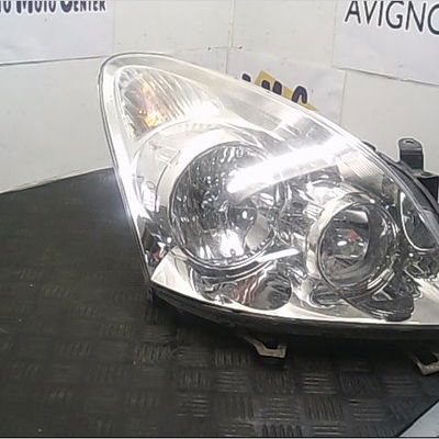 Phare droit Toyota COROLLA Verso (ZER_, ZZE12_, R1_) 1.6 (znr10_) (2004-2009)