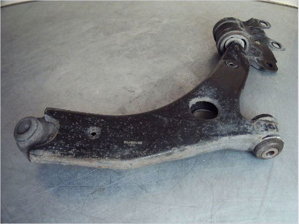 Triangle inf avd Mazda 3 (BL) 1.6 mzr (bl14) (2008-2014)