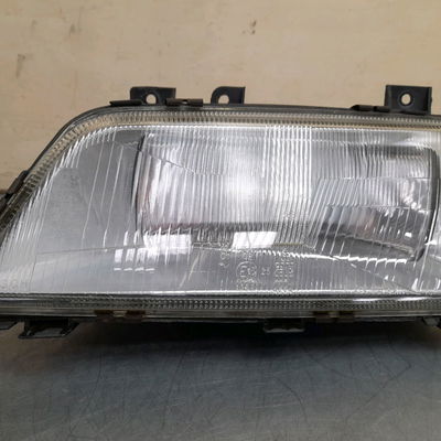 Phare gauche Peugeot 405 II Break (4E) 1.6 (1992-1996)
