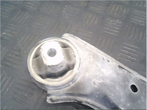 Triangle inf avd Fiat PUNTO (199_) 1.2 (199axz1a, 199bxz1a) (2012)