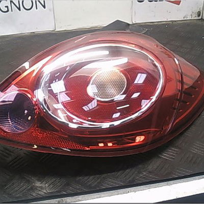 Feu arrière droit Ford KA (RU8) 1.2 (2008-2016) 3 portes