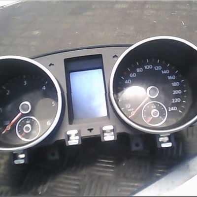 Compteur Volkswagen GOLF VI (5K1) 1.6 tdi (2009-2012) 5 portes