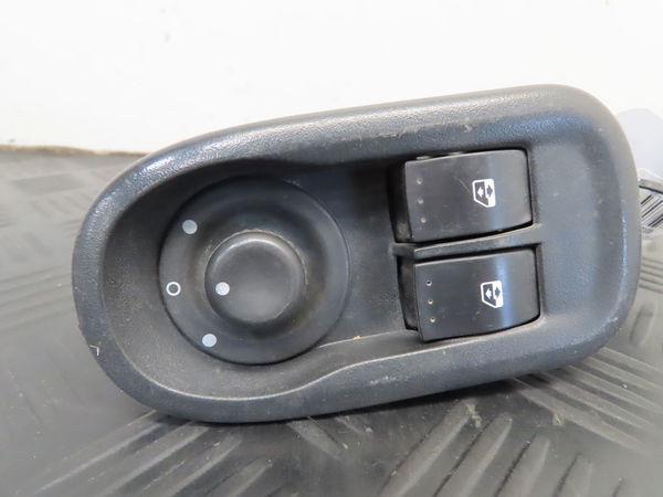 Commande lève-glace porte avant gauche Renault KANGOO BE BOP (KW0-1_) 1.5 dci (kw0g) (2009-2012)