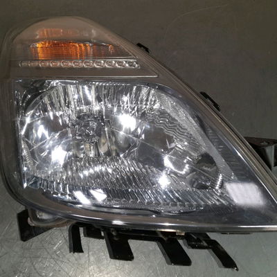 Phare droit Toyota PRIUS Liftback (_W2_) 1.5 hybrid (nhw20_) (2003-2009)