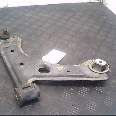 Triangle inf avd Fiat GRANDE PUNTO (199_) 1.3 d multijet (2008)