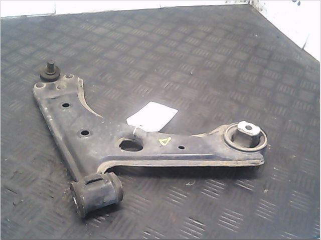 Triangle inf avd Fiat GRANDE PUNTO (199_) 1.3 d multijet (2008)