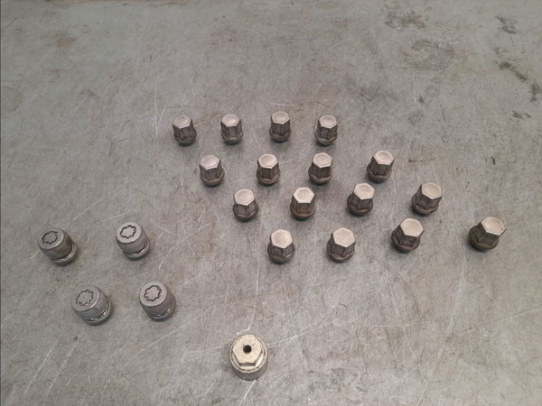 Goujon de roue  Land rover RANGE ROVER EVOQUE (L538) 2.2 d 4x4 (2011-2019)