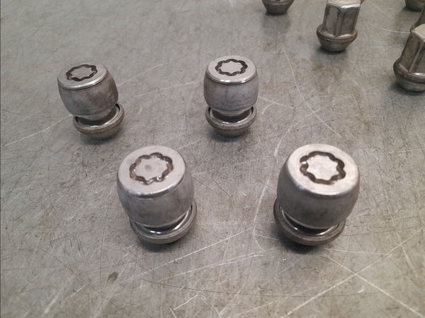 Goujon de roue  Land rover RANGE ROVER EVOQUE (L538) 2.2 d 4x4 (2011-2019)