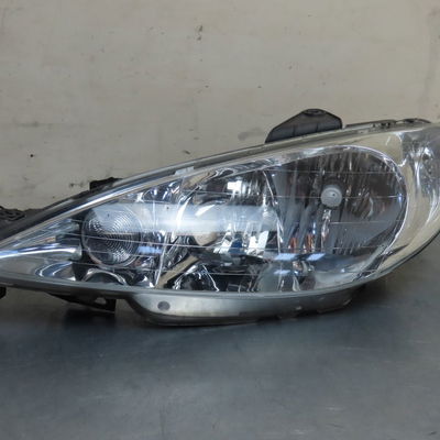 Phare gauche Peugeot 206 3-5 portes (2A-C) 1.4 i (1998-2012) 3 portes