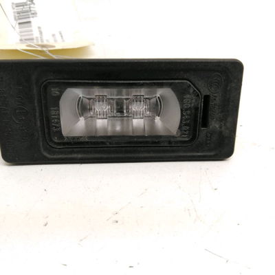 Eclaireur plaque de police d Audi A3 Sportback (8VA, 8VF) 1.6 tdi (2012) 5 portes