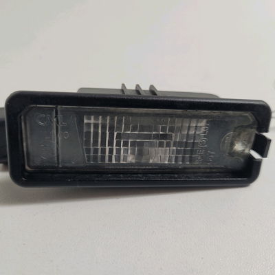 Eclaireur plaque de police g Volkswagen GOLF VI (5K1) 1.6 tdi (2009-2012) 5 portes