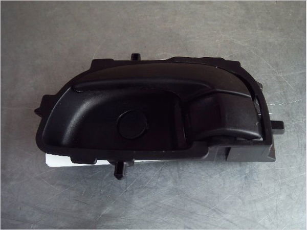 Poignee int porte ard Peugeot 108 1.0 vti (2014)