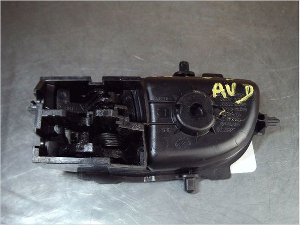 Poignee int porte avd Peugeot 108 1.0 vti (2014)