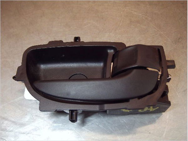 Poignee int porte avg Peugeot 108 1.0 vti (2014)