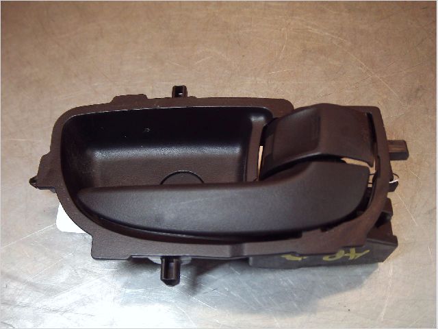 Poignee int porte avg Peugeot 108 1.0 vti (2014)