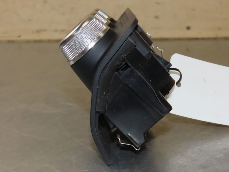 Commande de chauffage Audi A1 (8X1, 8XK) 1.2 tfsi (2010-2015)