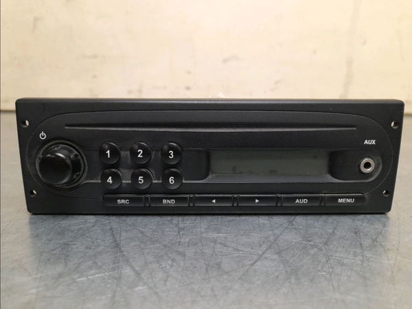 Autoradio Renault KANGOO Express (FW0-1_) 1.5 dci 70 (fw0a, kw0v) (2008) 4 portes