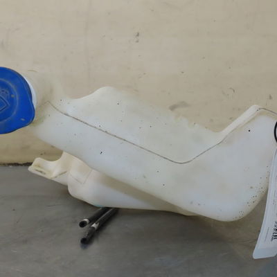 Reservoir lave-glace avant Ford FIESTA VI (CB1, CCN) 1.4 tdci (2010-2012) 3 portes