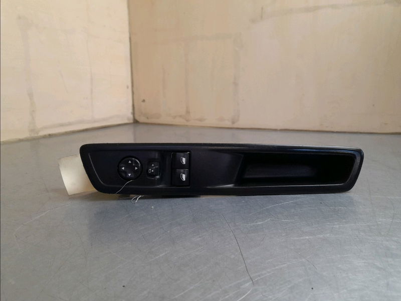 Commande lève-glace porte avant gauche Citroën JUMPY Camionnette (V_) 1.6 bluehdi 115 (2016)